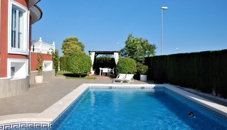 Jälleenmyynti - Erillistalo - Rojales - Centro de la Ciudad Quesada