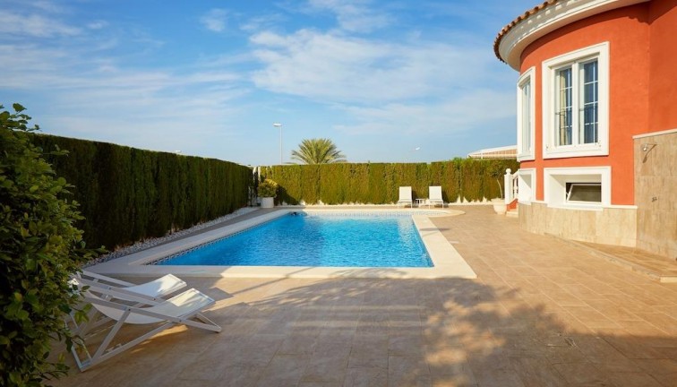 Jälleenmyynti - Erillistalo - Rojales - Centro de la Ciudad Quesada