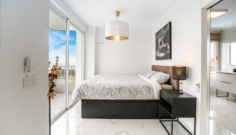 Resale - Apartment - Torrevieja - Punta Prima