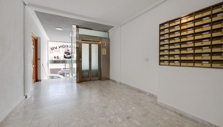 Återförsäljning - Studio - Torrevieja - Playa del Cura