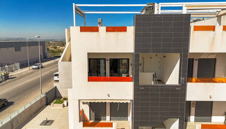 Resale - Bungalow - Los Altos