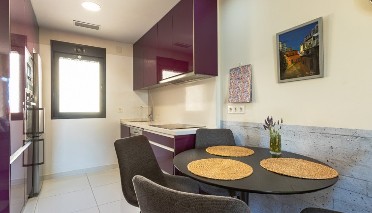 Resale - Bungalow - Los Altos