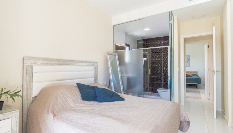 Resale - Bungalow - Los Altos