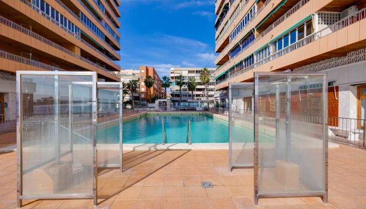 Resale - Apartment - Torrevieja - Acequion