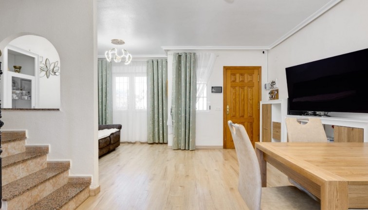 Reventa - Casa adosada - Torrevieja