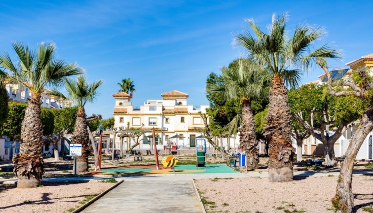 Reventa - Casa adosada - Torrevieja