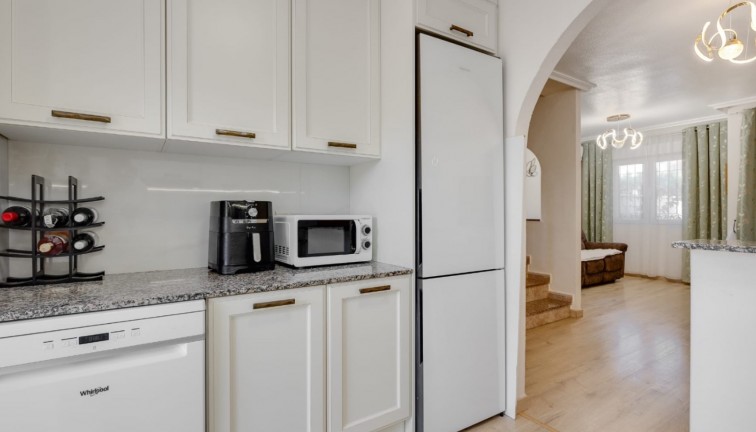 Reventa - Casa adosada - Torrevieja