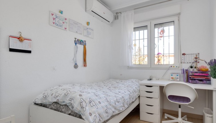 Reventa - Casa adosada - Torrevieja