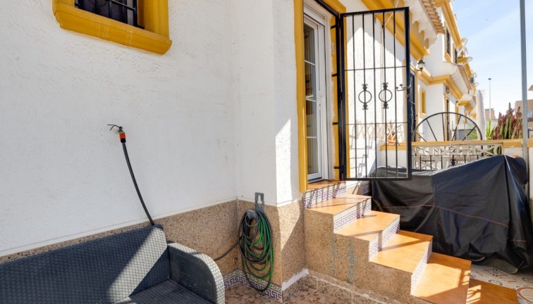 Reventa - Casa adosada - Torrevieja