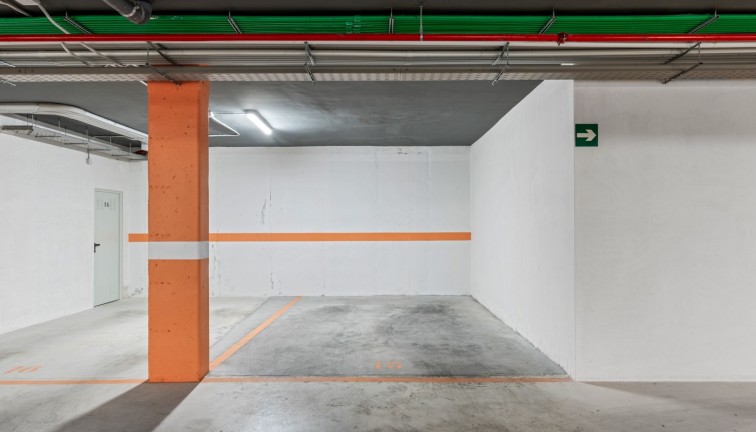 Jälleenmyynti - Asunto - Las Colinas