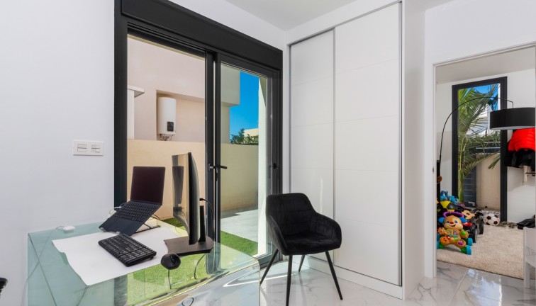 Reventa - Chalet - Los Montesinos - La Herrada