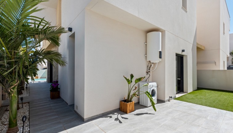 Reventa - Chalet - Los Montesinos - La Herrada