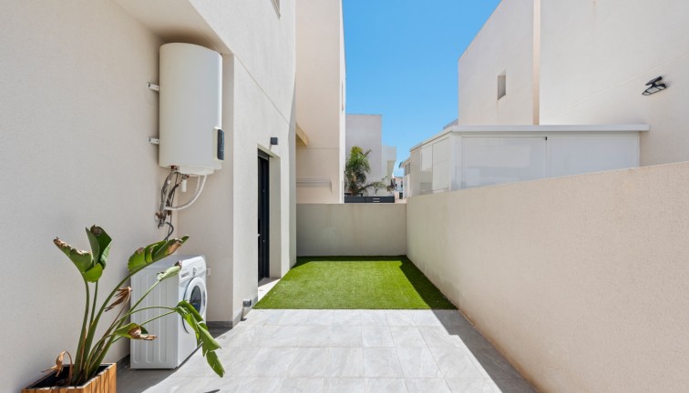 Reventa - Chalet - Los Montesinos - La Herrada