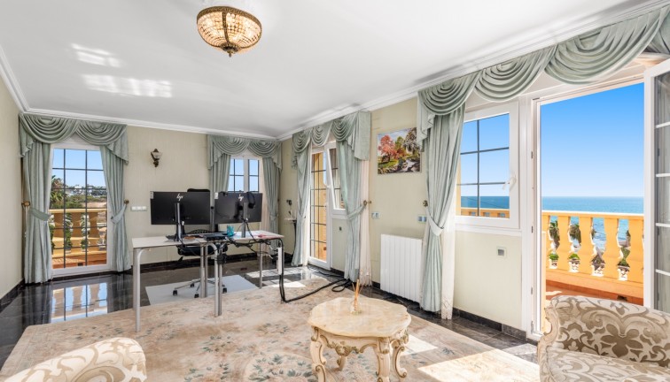 Jälleenmyynti - Erillistalo - Orihuela Costa - Playa Flamenca