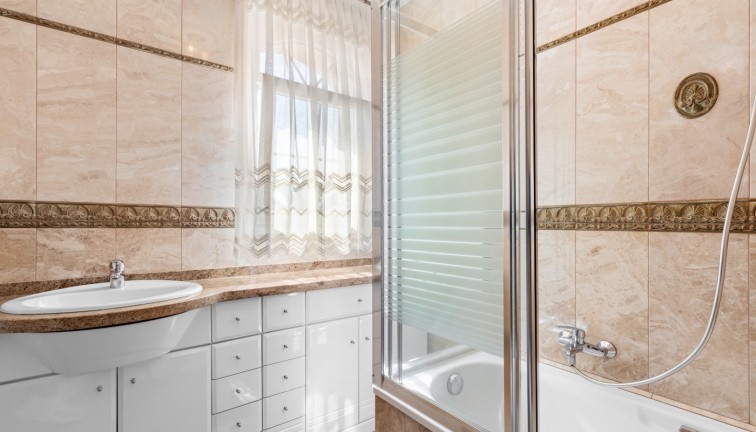 Jälleenmyynti - Erillistalo - Orihuela Costa - Playa Flamenca