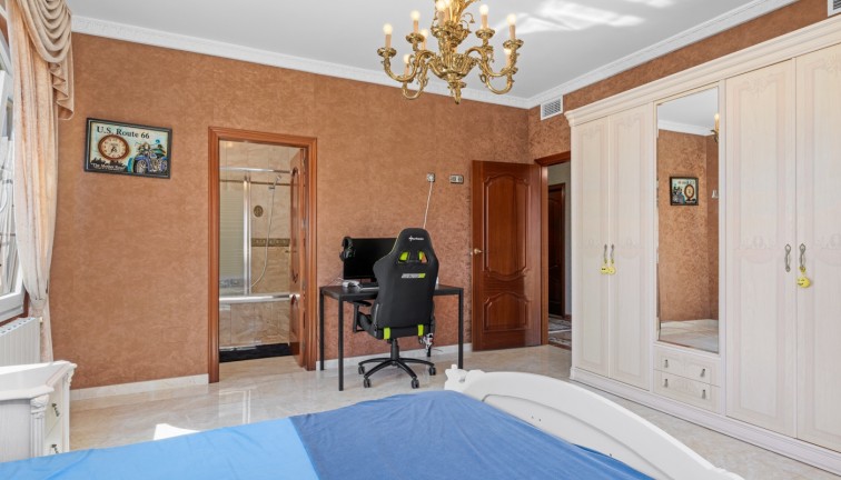 Jälleenmyynti - Erillistalo - Orihuela Costa - Playa Flamenca