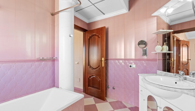 Jälleenmyynti - Erillistalo - Orihuela Costa - Playa Flamenca