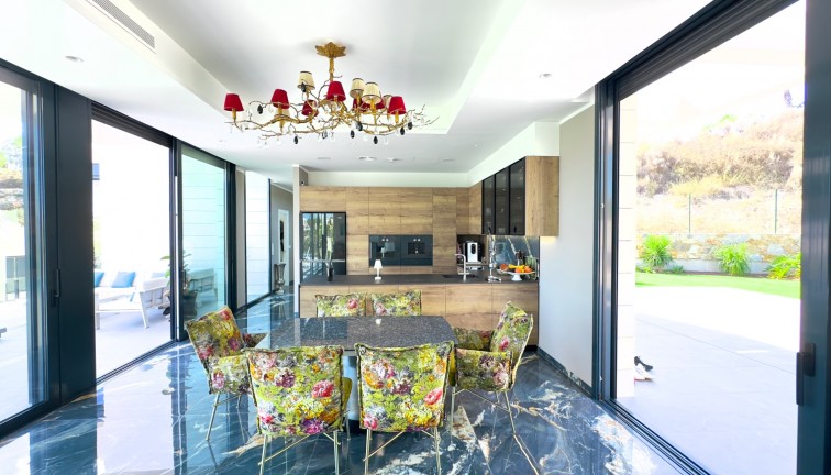 Resale - Chalet - Las Colinas