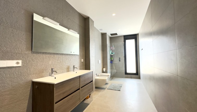 Resale - Chalet - Las Colinas