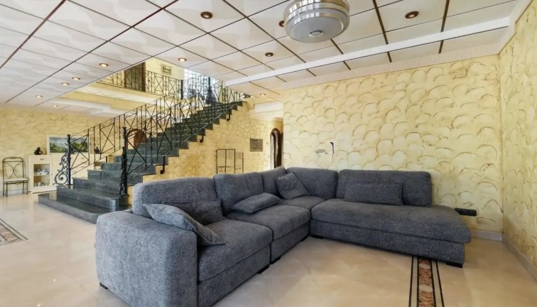 Jälleenmyynti - Erillistalo - Orihuela Costa - La Zenia