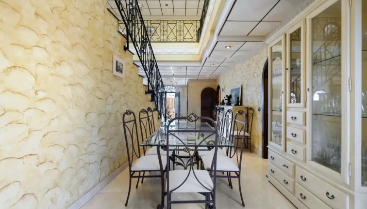 Jälleenmyynti - Erillistalo - Orihuela Costa - La Zenia