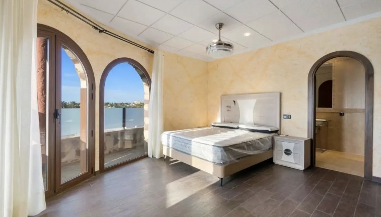 Jälleenmyynti - Erillistalo - Orihuela Costa - La Zenia