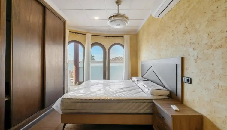 Jälleenmyynti - Erillistalo - Orihuela Costa - La Zenia