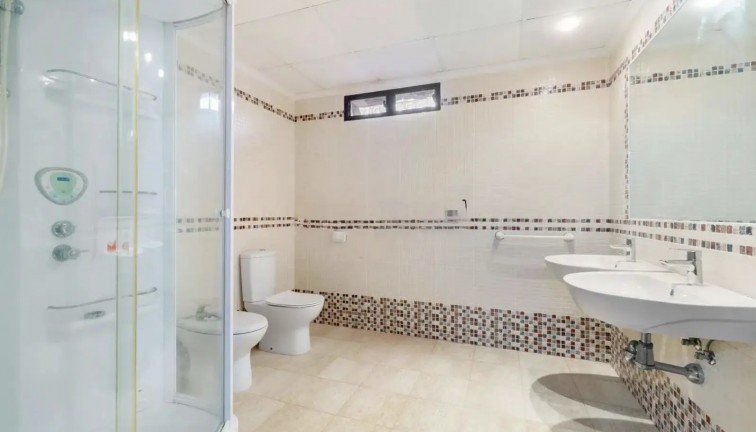 Jälleenmyynti - Erillistalo - Orihuela Costa - La Zenia