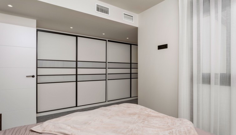 Resale - Chalet - Torre de la Horadada - TORRE DE LA HORADADA