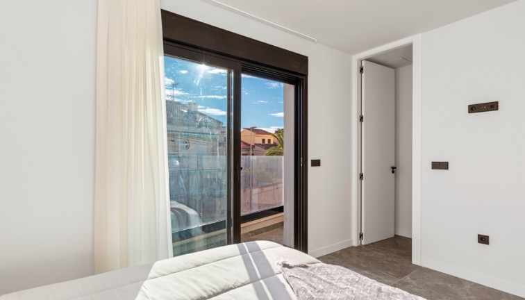 Resale - Chalet - Torre de la Horadada - TORRE DE LA HORADADA