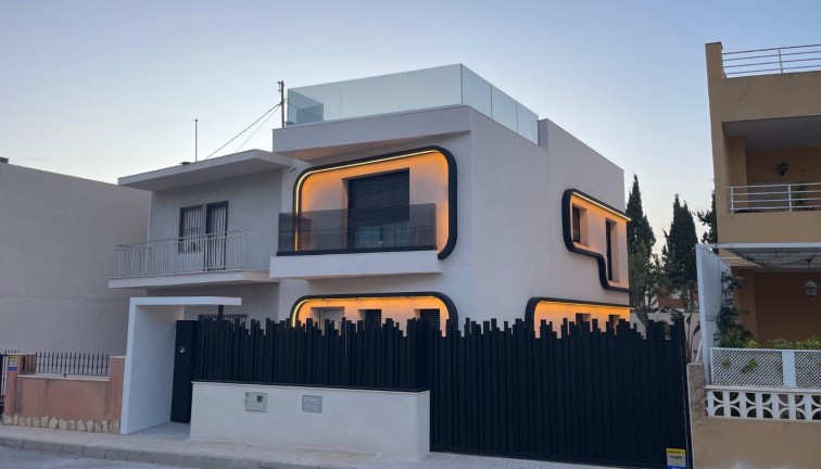 Resale - Chalet - Torre de la Horadada - TORRE DE LA HORADADA