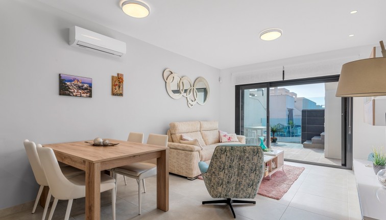 Återförsäljning -  Bostad - Översta våningen  - Guardamar del Segura