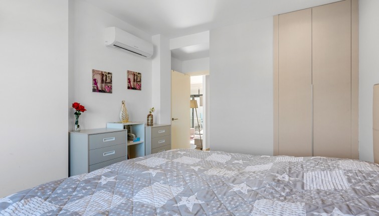 Återförsäljning -  Bostad - Översta våningen  - Guardamar del Segura