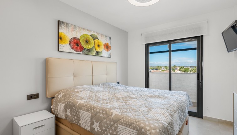 Återförsäljning -  Bostad - Översta våningen  - Guardamar del Segura