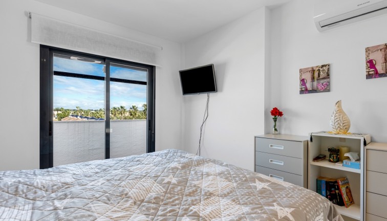 Återförsäljning -  Bostad - Översta våningen  - Guardamar del Segura