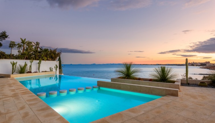 Jälleenmyynti - Erillistalo - Orihuela Costa - Cabo Roig