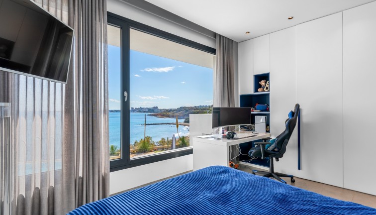 Jälleenmyynti - Erillistalo - Orihuela Costa - Cabo Roig