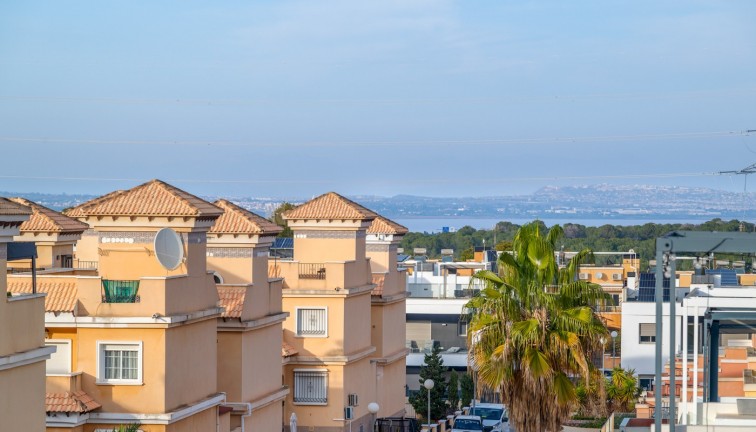 Resale - Chalet - Orihuela Costa