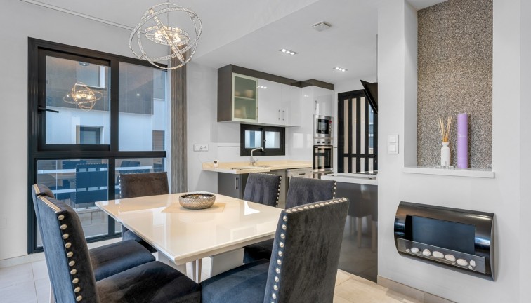 Resale - Chalet - Orihuela Costa