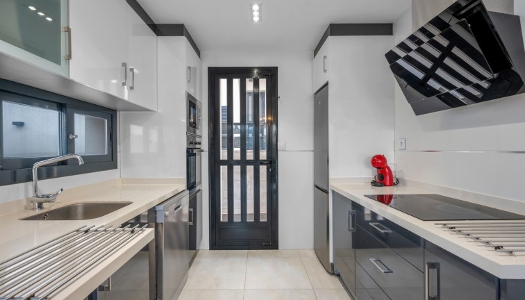 Resale - Chalet - Orihuela Costa