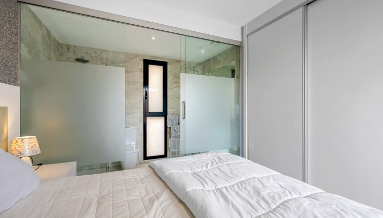 Resale - Chalet - Orihuela Costa