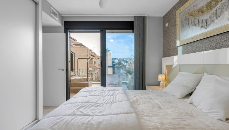 Resale - Chalet - Orihuela Costa