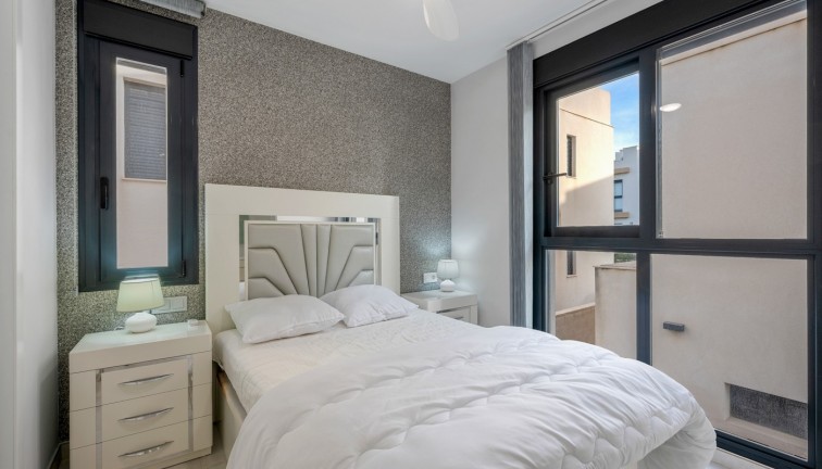 Resale - Chalet - Orihuela Costa