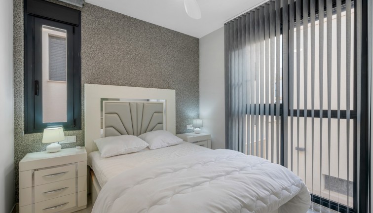 Resale - Chalet - Orihuela Costa