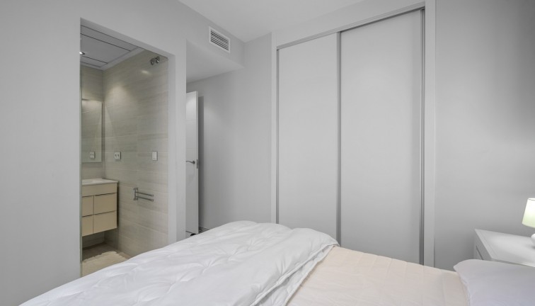 Resale - Chalet - Orihuela Costa