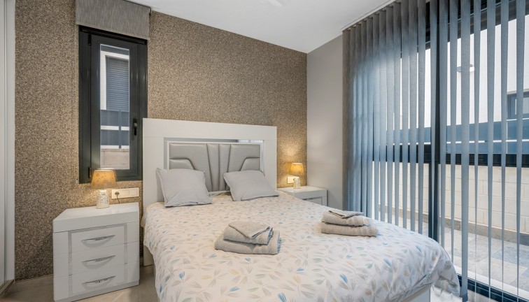 Resale - Chalet - Orihuela Costa