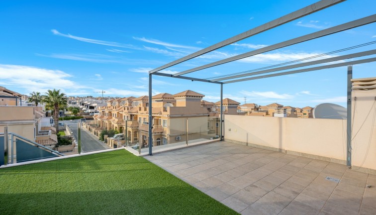 Resale - Chalet - Orihuela Costa