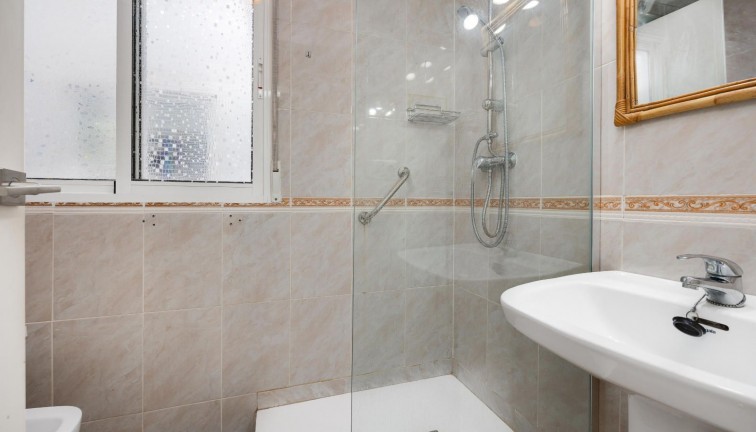 Reventa - Apartamento / piso - Torrevieja