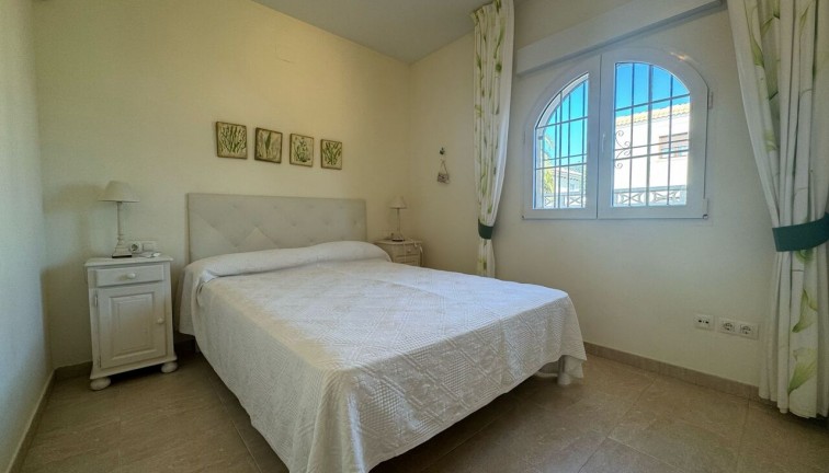 Resale - Chalet - Playa Flamenca