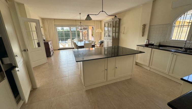 Resale - Chalet - Playa Flamenca